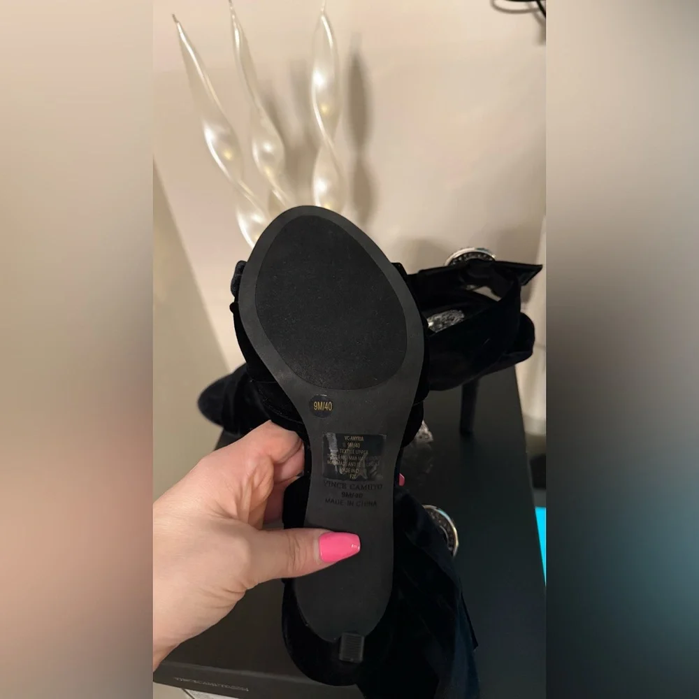 Vince Camuto Black Velvet Anyria Wrap Around Heels - Size 9 - Never Worn - NWT - Picture 7 of 7